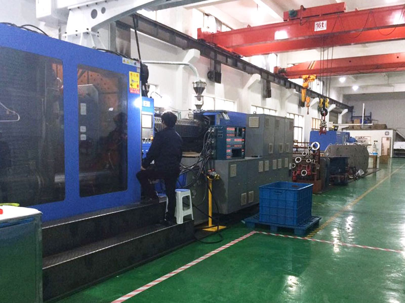 Injection-Moulding-Machine